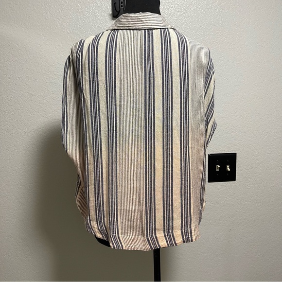 Free People Womens Baby Blues Button Down Size MEDIUM - Picture 6 of 8